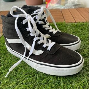 Like new women’s high top vans size 7.5